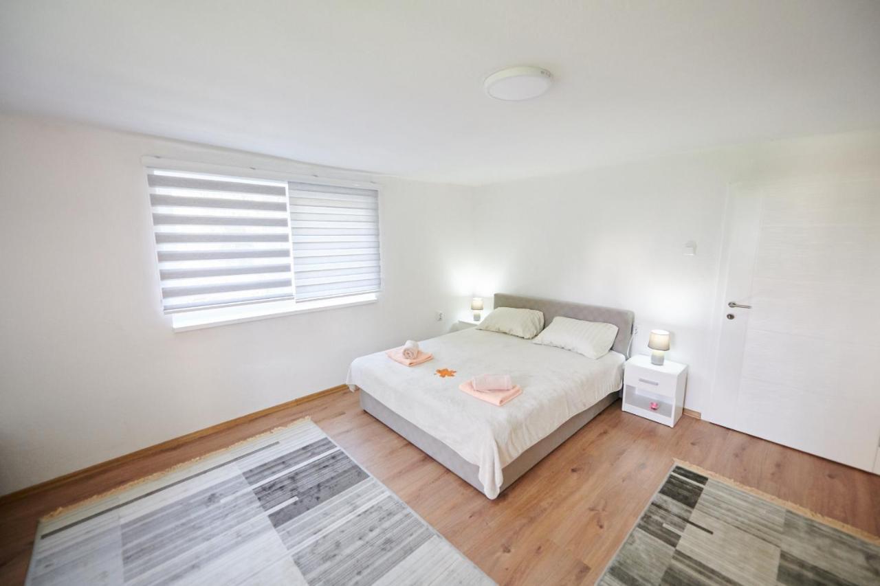 Lovely House Apartment Sarajevo Ngoại thất bức ảnh
